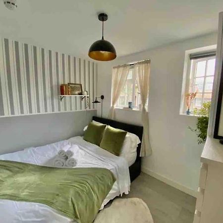 One Bedroom Putney Village Flat Londres Exterior foto
